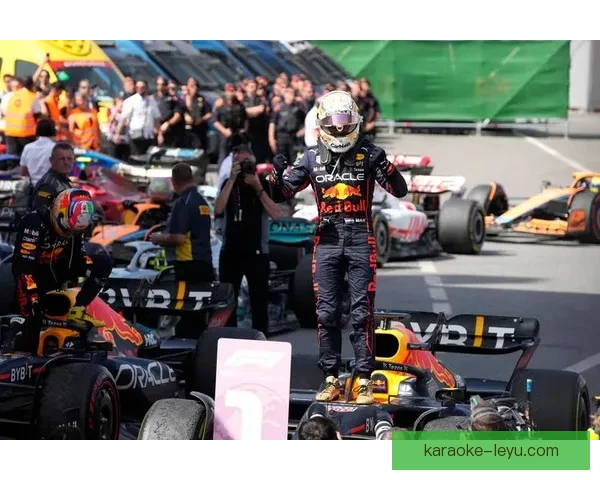 F1赛季最新动态：梅赛德斯车队更新战略，维斯塔潘目标再度问鼎冠军