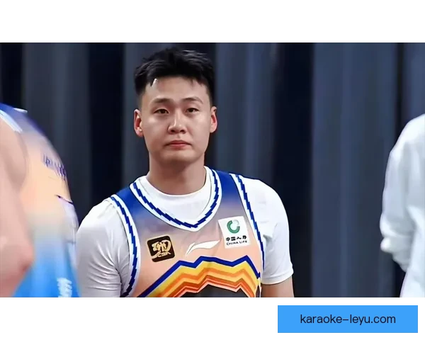 CBA季后赛激战正酣顶级球星连续爆发引发球迷热议